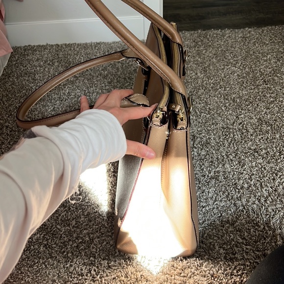 Authentic Kate Spade Tan Bag - Picture 3 of 9